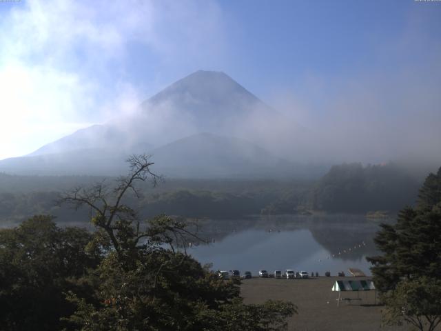 精進湖からの富士山