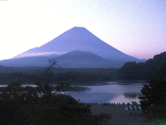 精進湖からの富士山