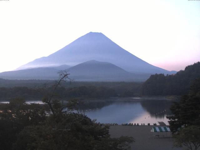 精進湖からの富士山
