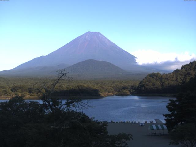 精進湖からの富士山