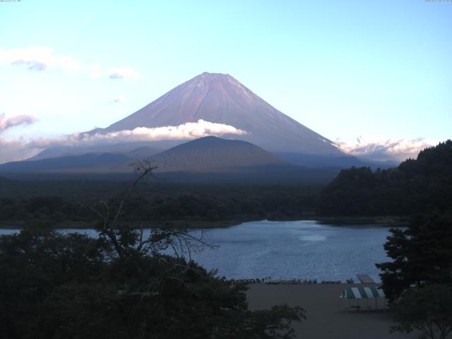精進湖からの富士山