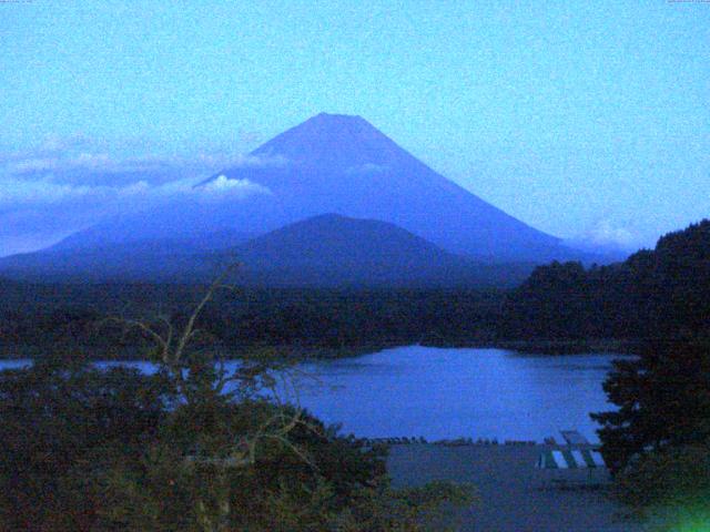 精進湖からの富士山