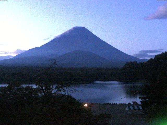 精進湖からの富士山