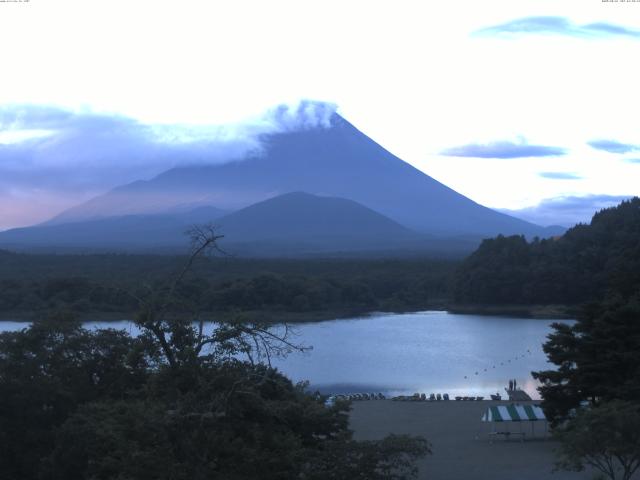 精進湖からの富士山