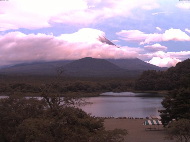 精進湖からの富士山