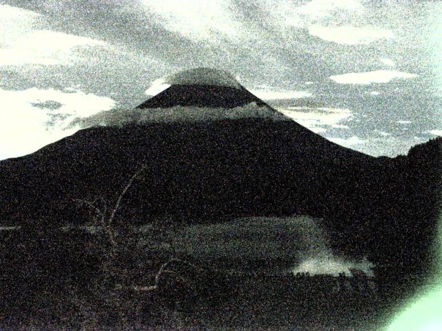 精進湖からの富士山