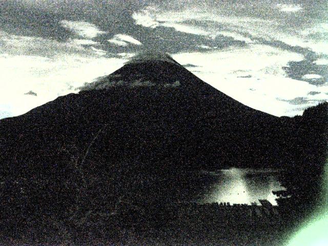 精進湖からの富士山