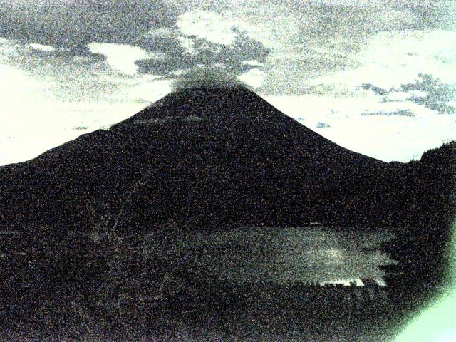 精進湖からの富士山