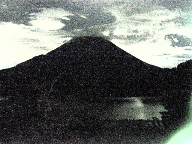 精進湖からの富士山