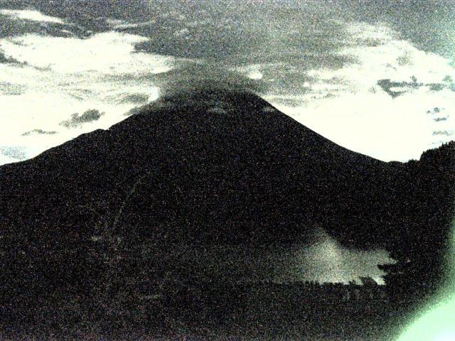 精進湖からの富士山