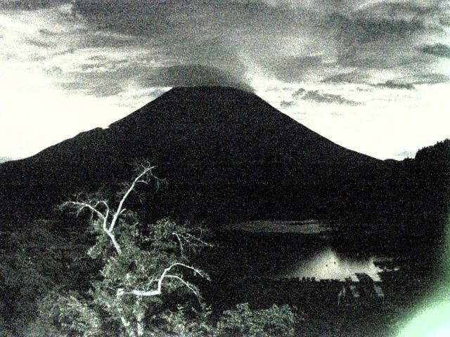 精進湖からの富士山