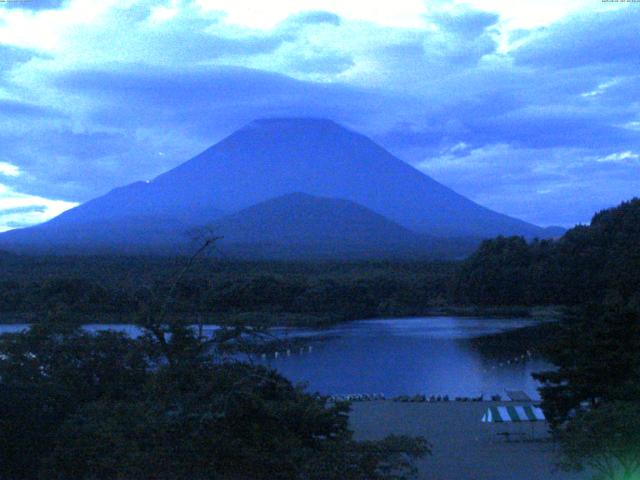 精進湖からの富士山
