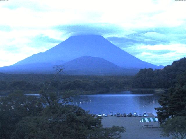 精進湖からの富士山