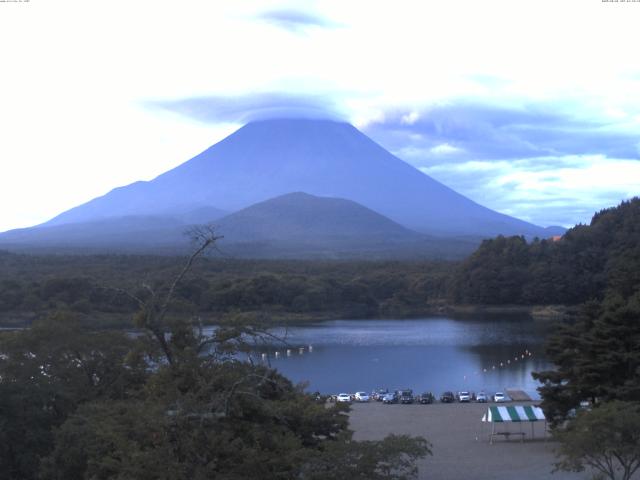 精進湖からの富士山