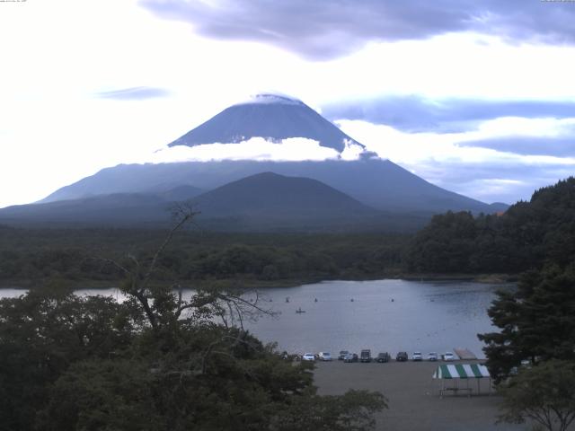 精進湖からの富士山