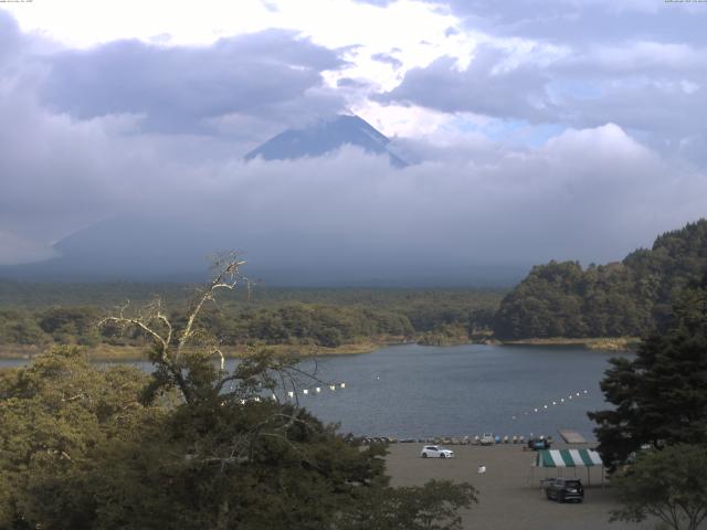 精進湖からの富士山