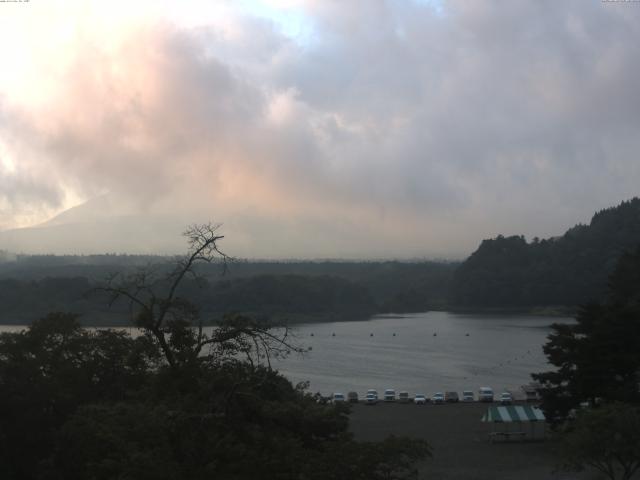 精進湖からの富士山