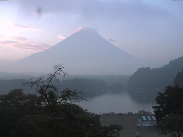 精進湖からの富士山