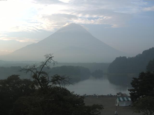 精進湖からの富士山