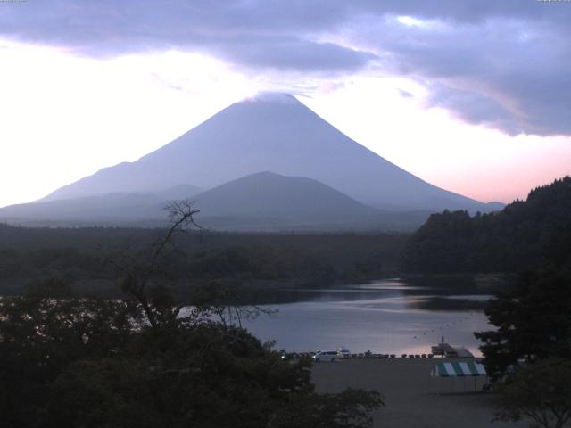精進湖からの富士山