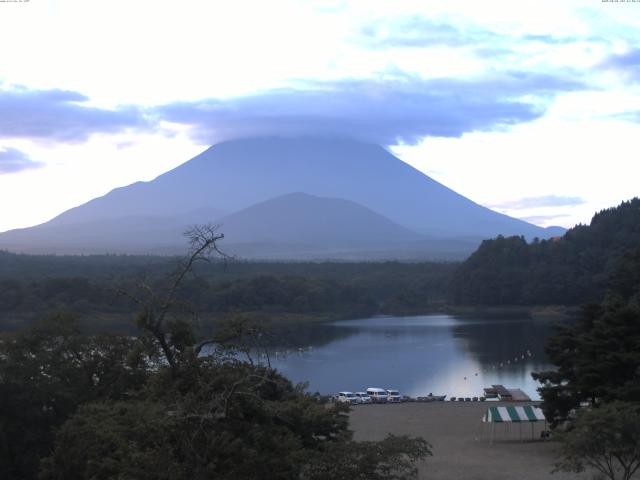 精進湖からの富士山