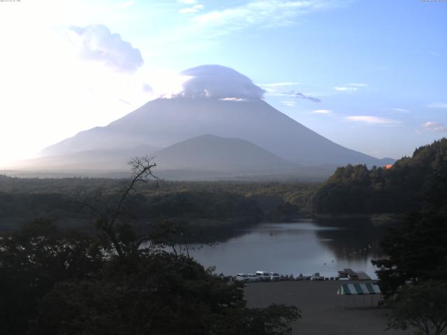精進湖からの富士山
