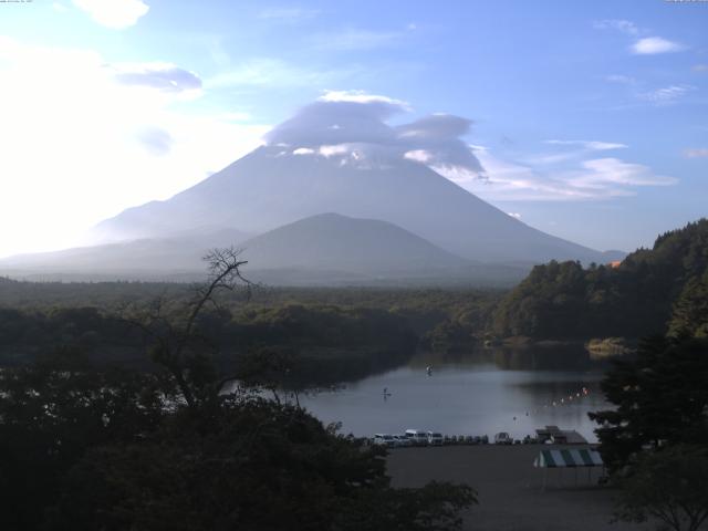精進湖からの富士山