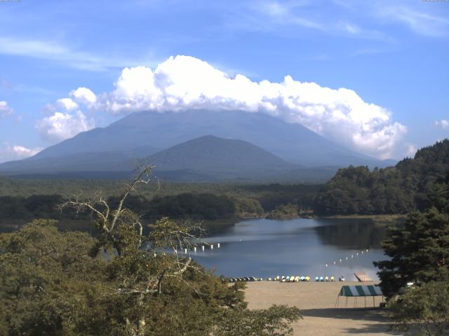 精進湖からの富士山