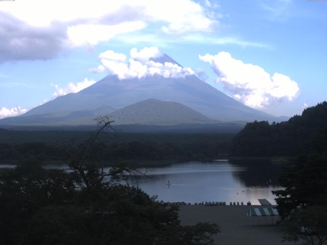 精進湖からの富士山