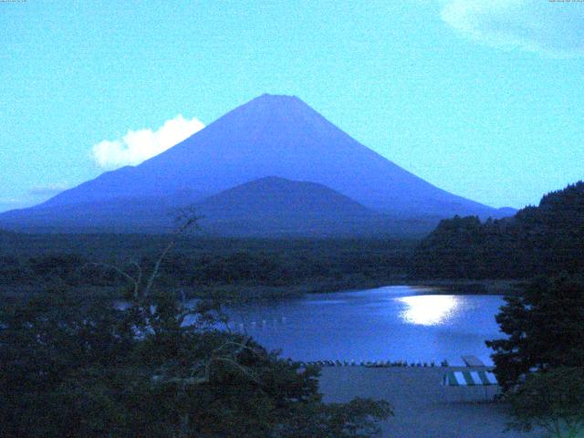 精進湖からの富士山