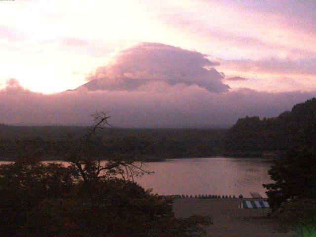 精進湖からの富士山