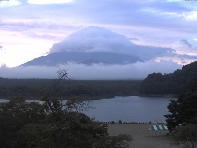 精進湖からの富士山