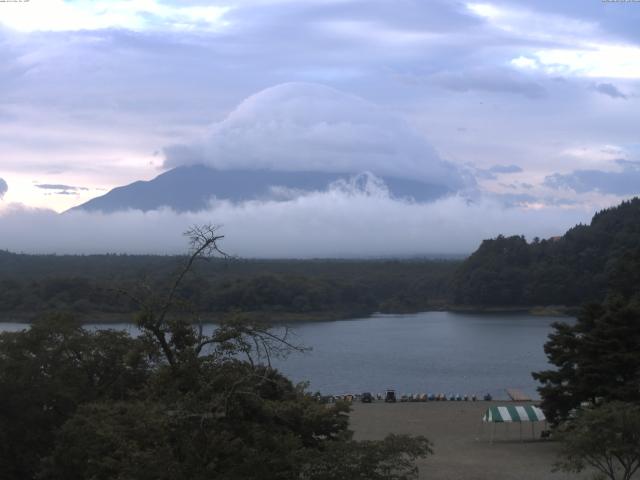 精進湖からの富士山