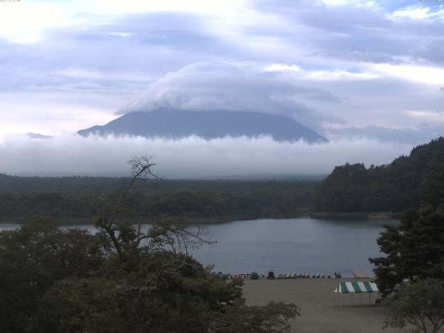 精進湖からの富士山