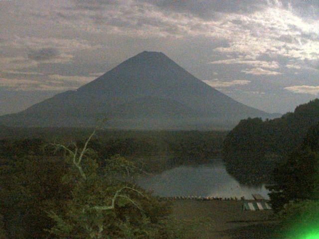 精進湖からの富士山