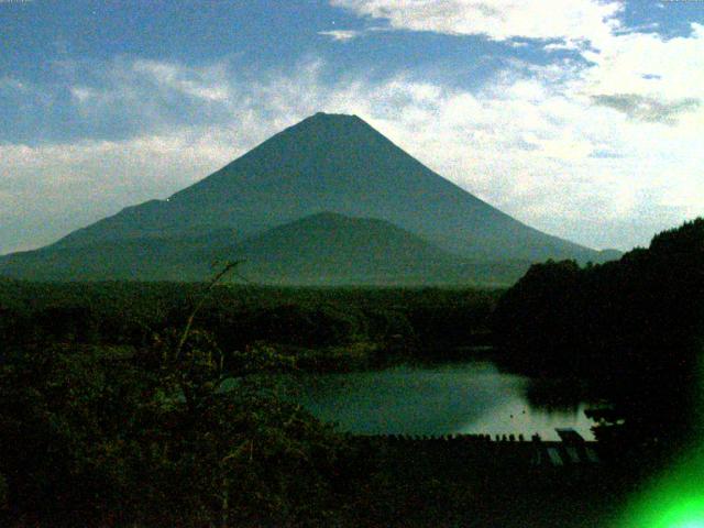 精進湖からの富士山