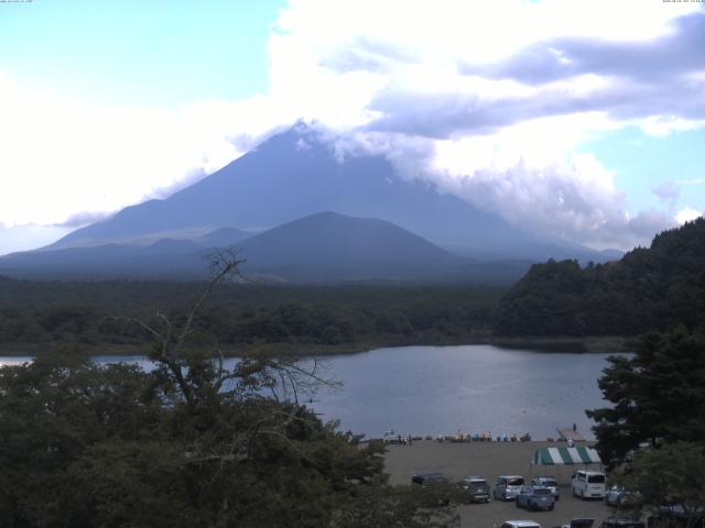 精進湖からの富士山