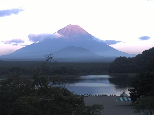 精進湖からの富士山