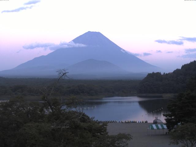 精進湖からの富士山