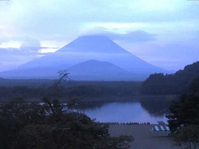 精進湖からの富士山
