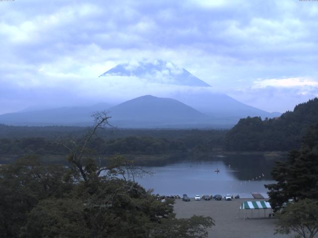 精進湖からの富士山