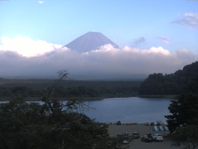 精進湖からの富士山