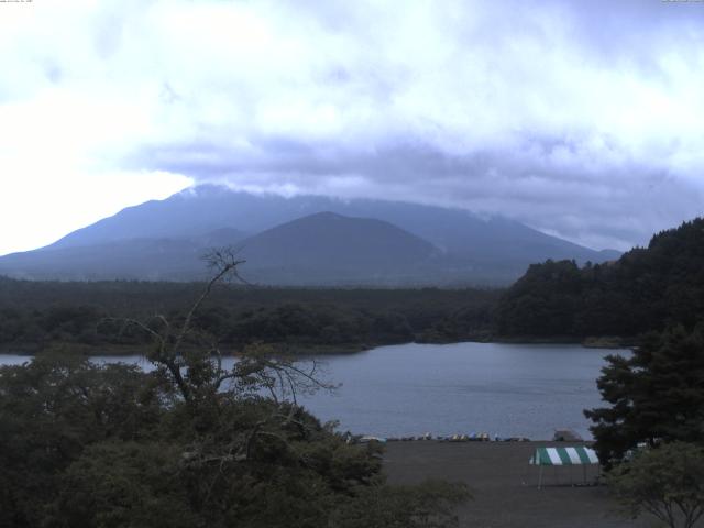 精進湖からの富士山