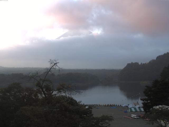 精進湖からの富士山