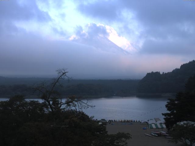 精進湖からの富士山