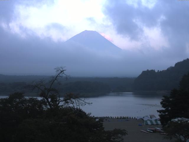 精進湖からの富士山