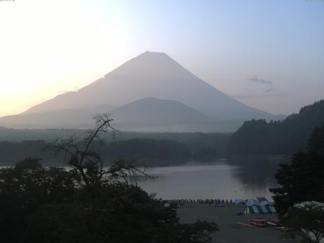 精進湖からの富士山