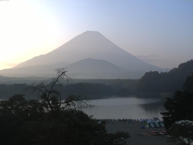精進湖からの富士山