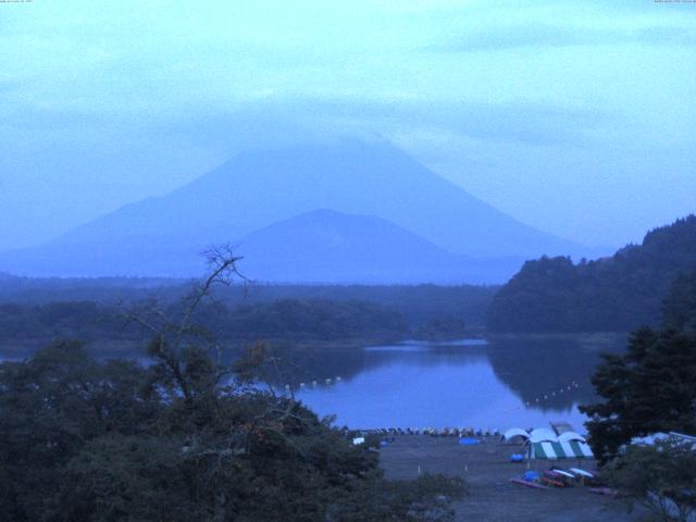 精進湖からの富士山
