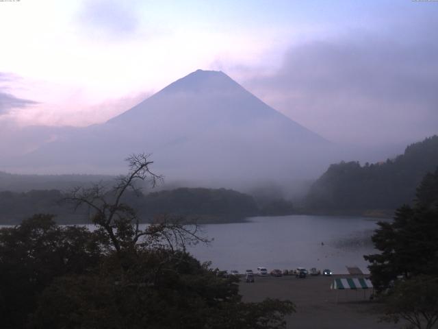 精進湖からの富士山